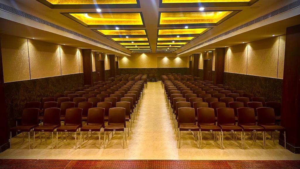 La Grande Suite Карайкал Екстериор снимка